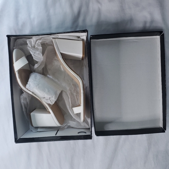 Clear Strap PVC Block Heel Open Toe with Toe Post Loop Mule Sandals - Picture 11 of 12